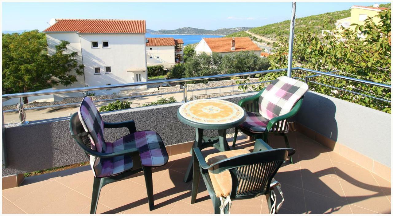 Apartments Ivan Perkov Tomas Bilo Primošten Extérieur photo